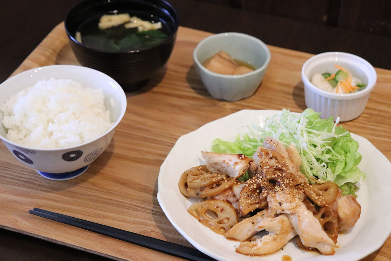 鶏肉とレンコンのオイスターソース炒め定食